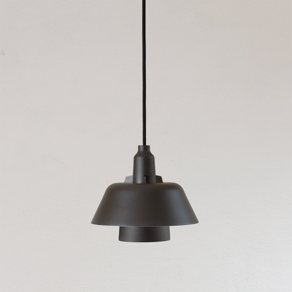 P2210 Pendel 22cm Mörkgrå